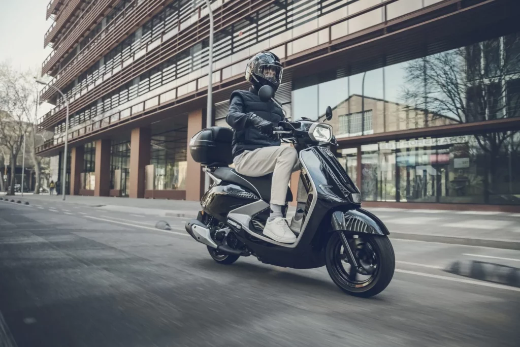 SYM Fugue 125: Un scooter atractivo por menos de 3.000 euros 31 Motor16 SYM FUGUE 125 DINAMICO 2 Motor16