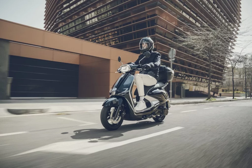 SYM Fugue 125: Un scooter atractivo por menos de 3.000 euros 33 Motor16 SYM FUGUE 125 DINAMICO 4 Motor16
