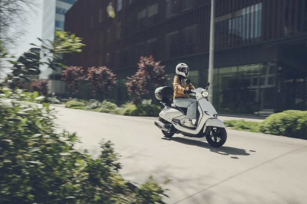 SYM Fugue 125: Un scooter atractivo por menos de 3.000 euros 34 Motor16 SYM FUGUE 125 DINAMICO 6 Motor16