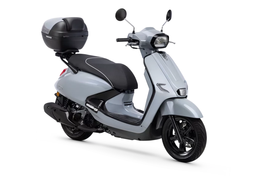SYM Fugue 125: Un scooter atractivo por menos de 3.000 euros 3 Motor16 SYM Fugue 125 gris 3 4 derecho Motor16
