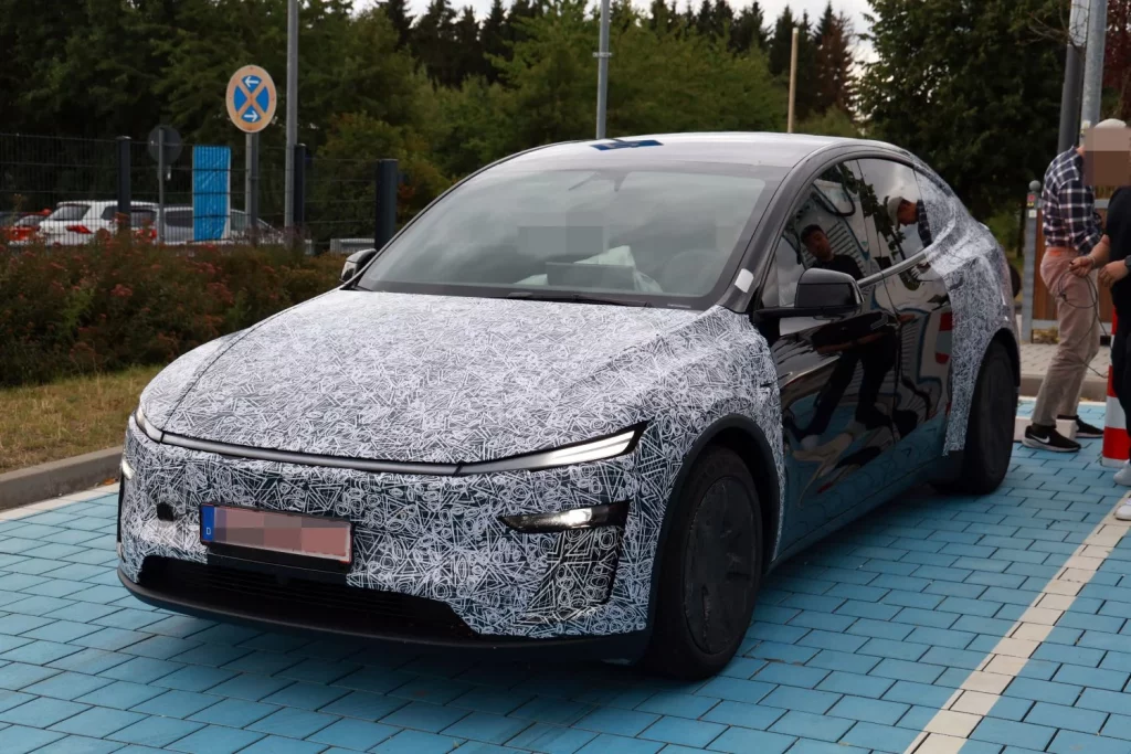 Tesla Model Y L 10 Motor16