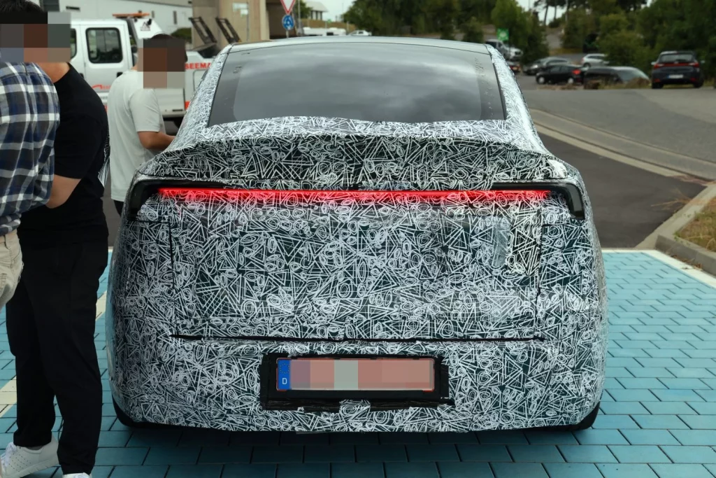 Tesla Model Y L 12 Motor16