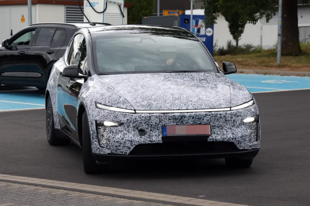Tesla Model Y L 17 Motor16