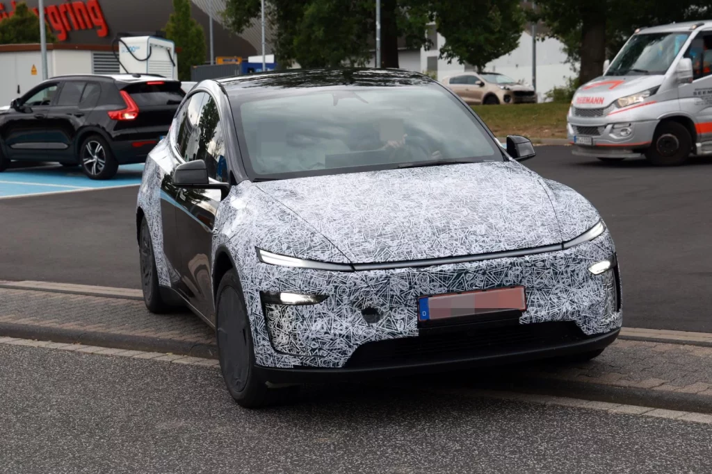 Tesla Model Y L 19 Motor16
