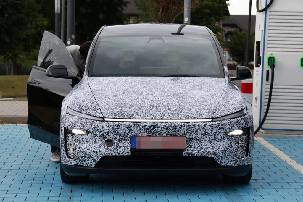 Tesla Model Y L 2 Motor16