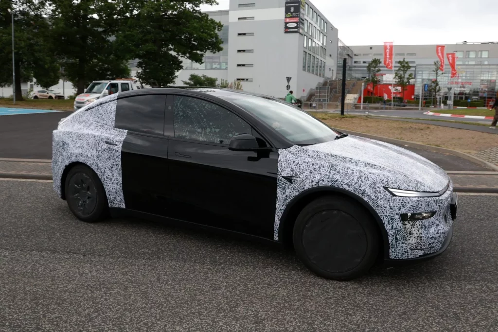 Tesla Model Y L 21 Motor16