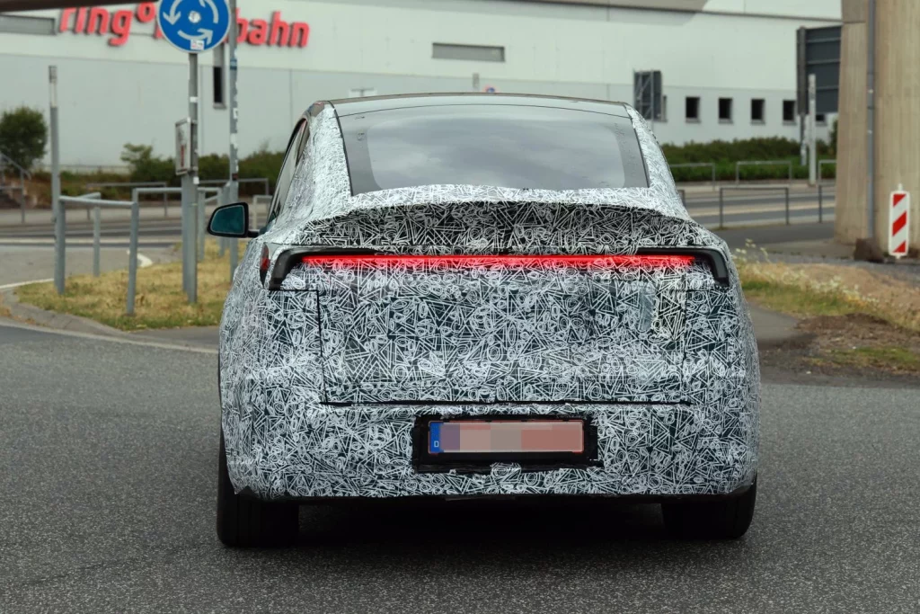 Tesla Model Y L 26 Motor16