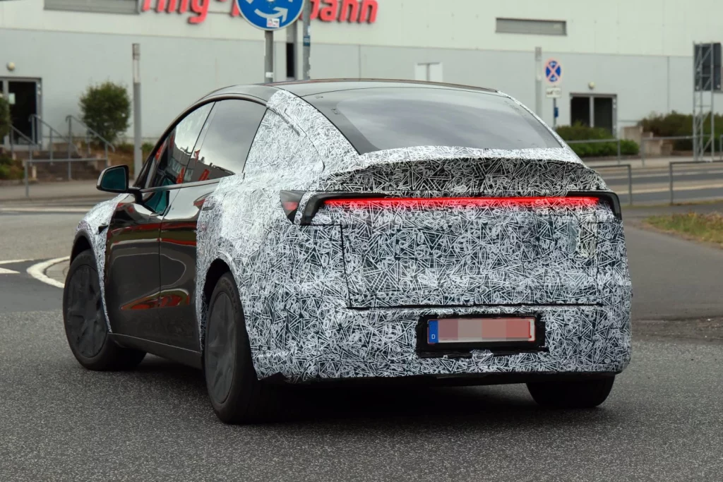 Tesla Model Y L 27 Motor16