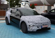 Fotos espía del Tesla Model Y L de 7 plazas