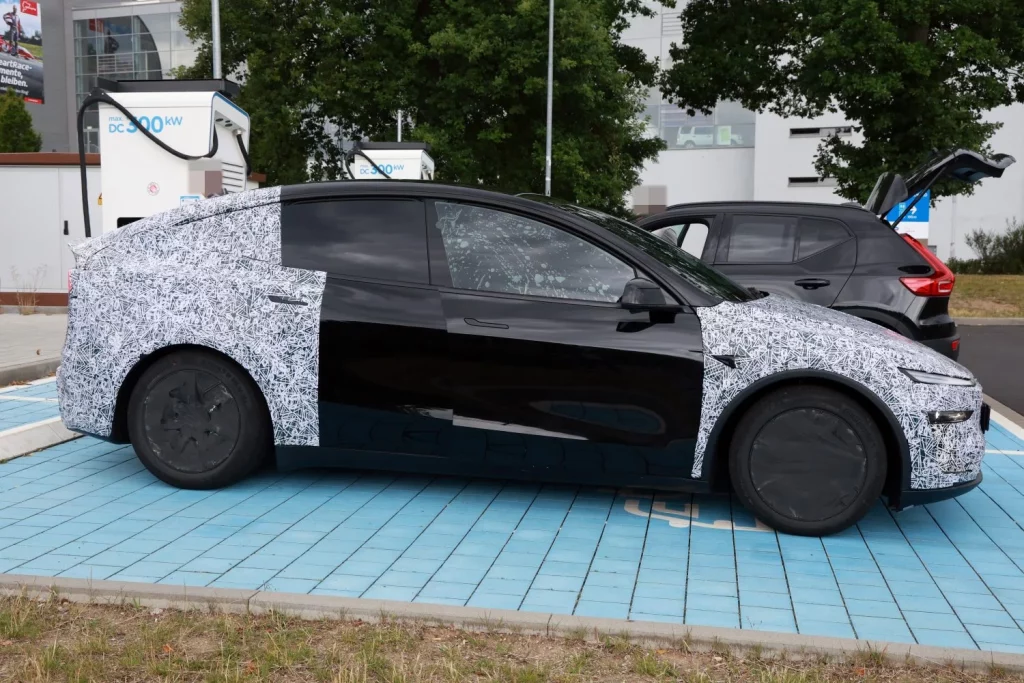 Tesla Model Y L 4 Motor16