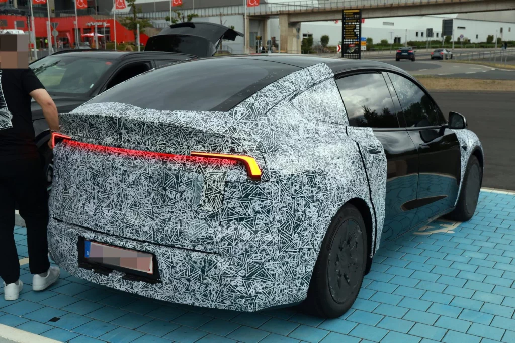 Tesla Model Y L 6 Motor16