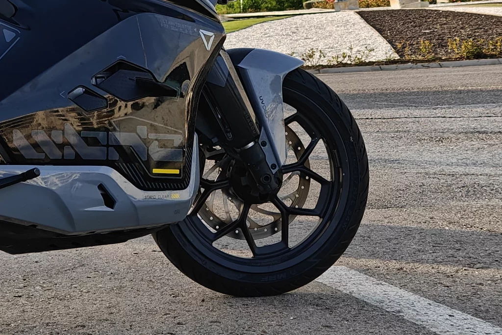 Ultraviolette F77 Mach 2 Recon y F77 SuperStreet Recon: Desde India para el mundo 16 Motor16 Ultraviolette F77 10 Motor16