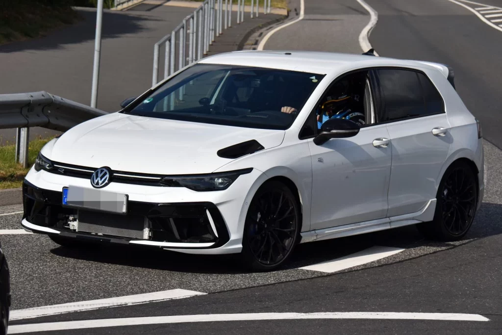 VW Golf R 350 1 Motor16
