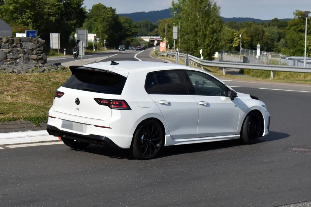 VW Golf R 350 10 Motor16