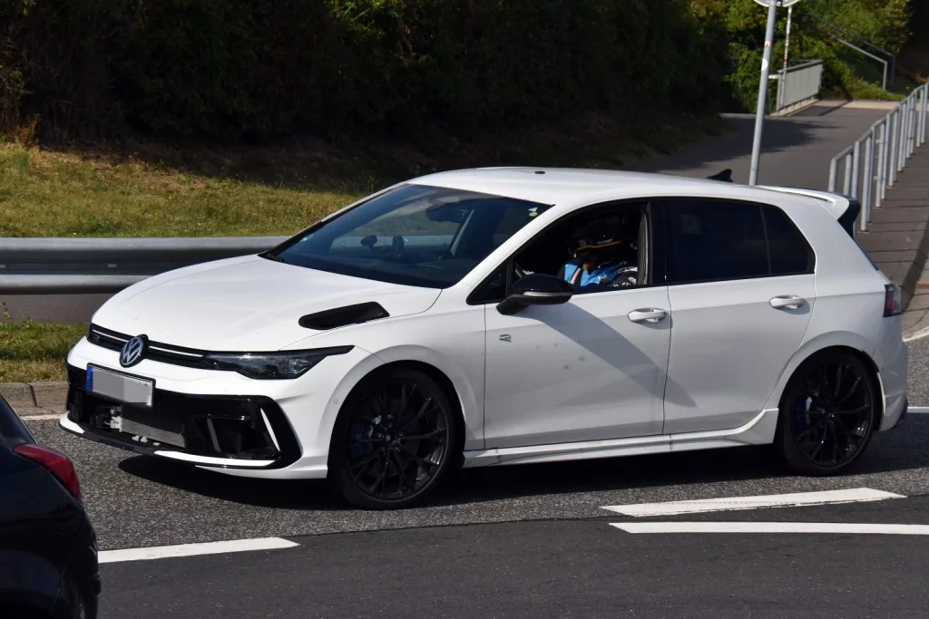 VW Golf R 350 2 Motor16