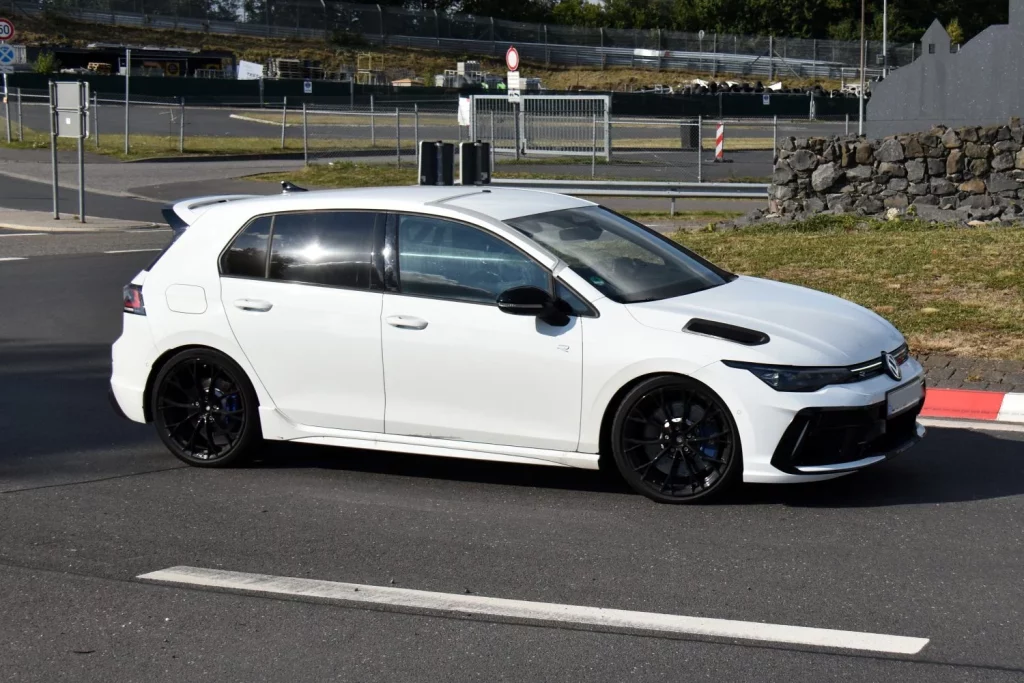 VW Golf R 350 7 Motor16