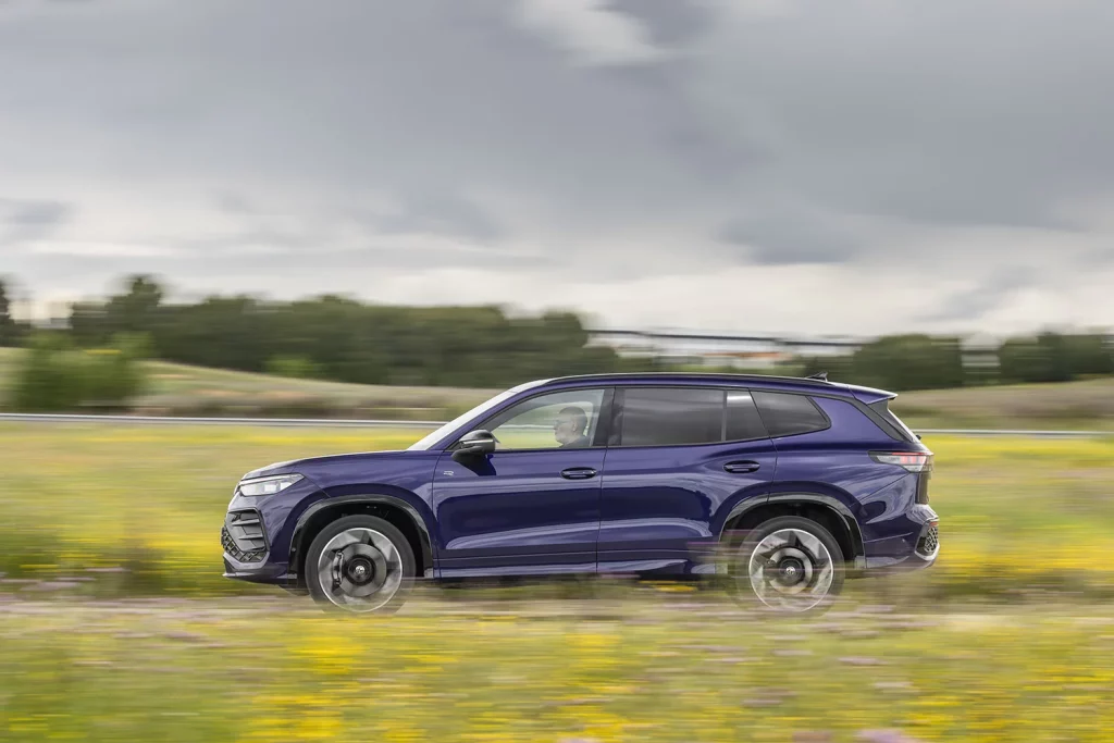 Volkswagen Tayron eTSI R Line prueba 1 Motor16