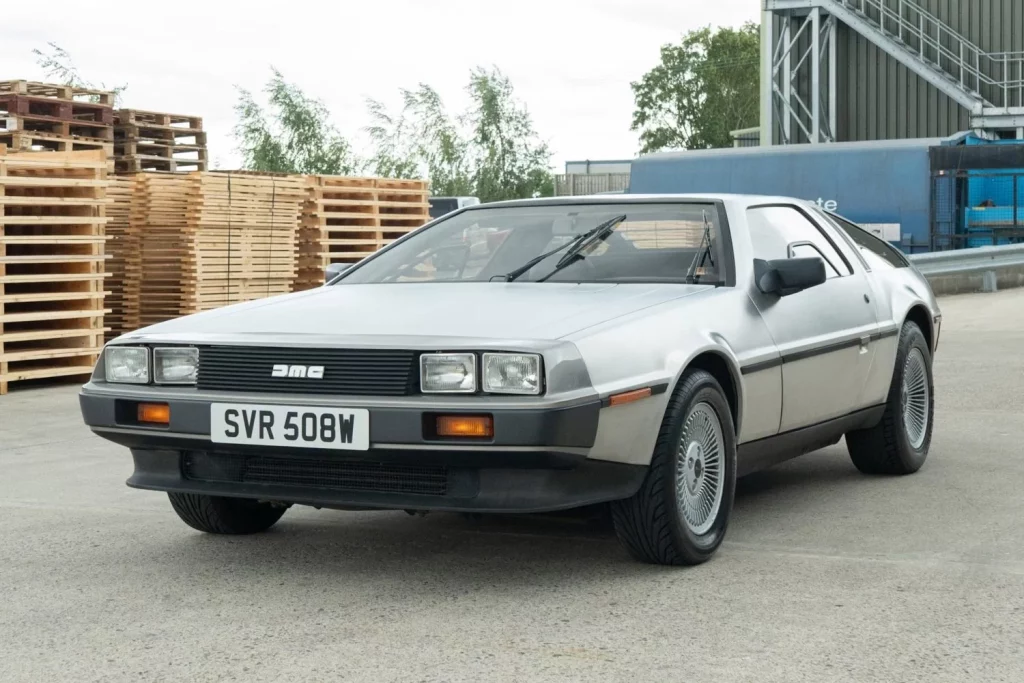 Este DeLorean DMC-12 es perfecto para celebrar el 40.º aniversario de Regreso al Futuro 1 Motor16 Este DeLorean DMC-12 es perfecto para celebrar el 40.º aniversario de Regreso al Futuro