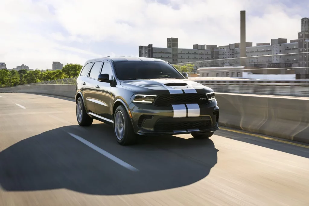 El Dodge Durango recupera el V8 de 722 CV y estrena programa de personalización Jailbreak 9 Motor16 El Dodge Durango recupera el V8 de 722 CV y estrena programa de personalización Jailbreak