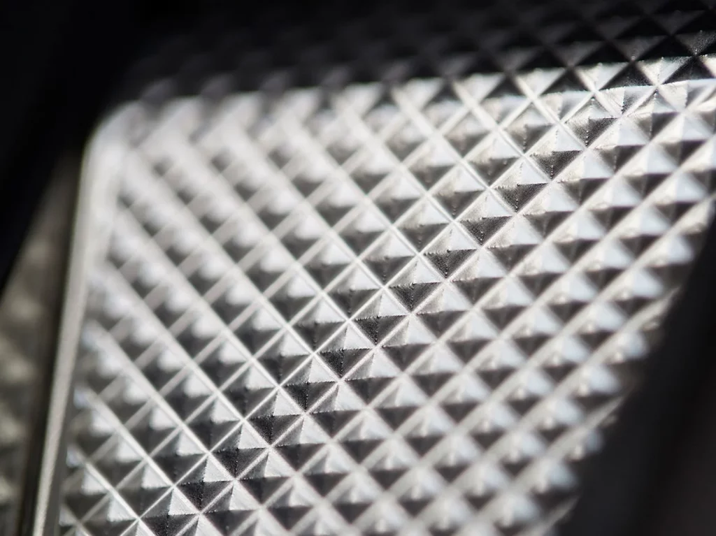 DS: la marca que guarda el legado del "savoir-faire" parisino 3 Motor16 guilloche DS 3 Motor16