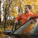 A tu coche se le acaba también el verano: así debes prepararlo para el otoño