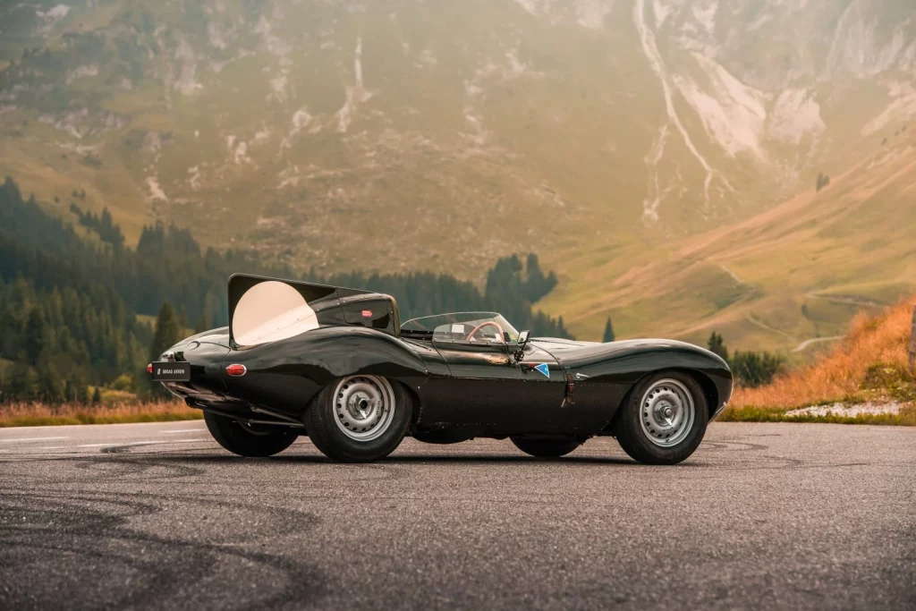 Uno de los escasos Jaguar D-Type originales sale a subasta. ¿Tienes seis o siete millones?