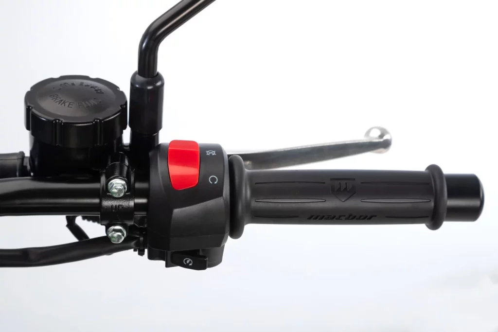 macbor rockster 125 evo detalles features new model 2025 2 1 Motor16