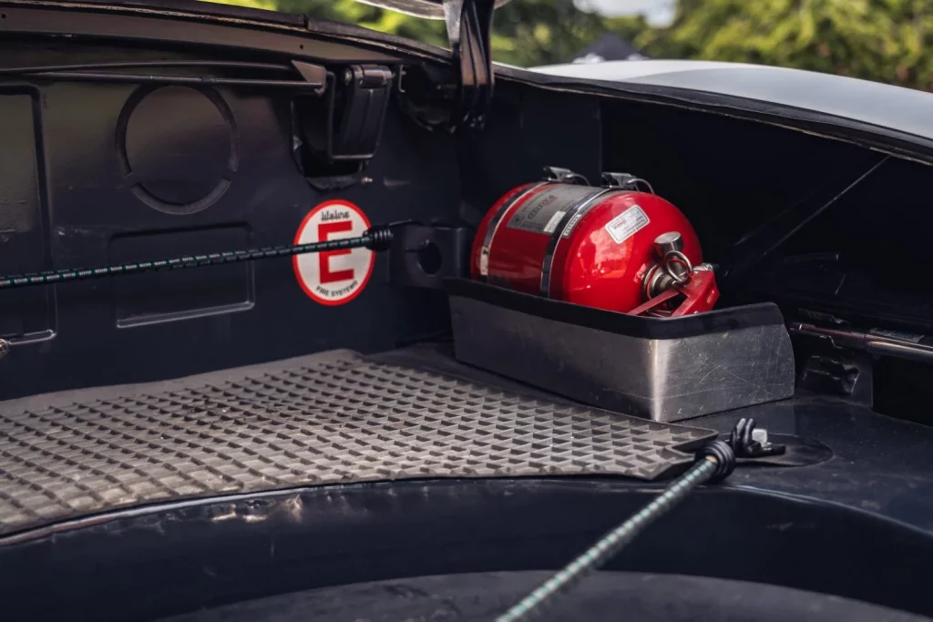 Este Mercedes 300 SL Roadster de 1963 busca nuevo dueño