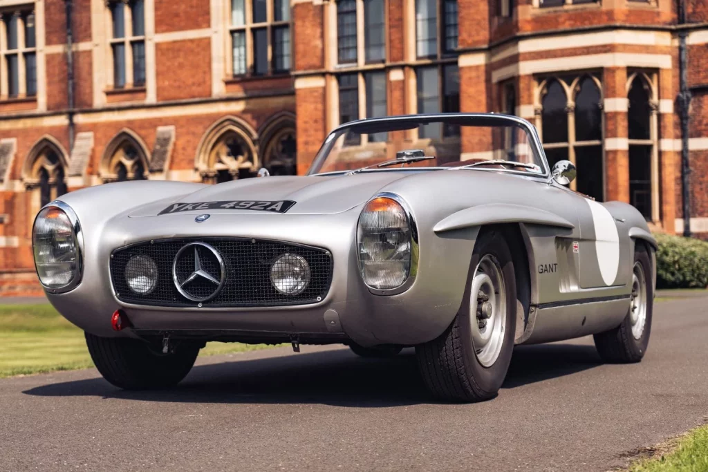 Este Mercedes 300 SL Roadster de 1963 busca nuevo propietario en subasta británica