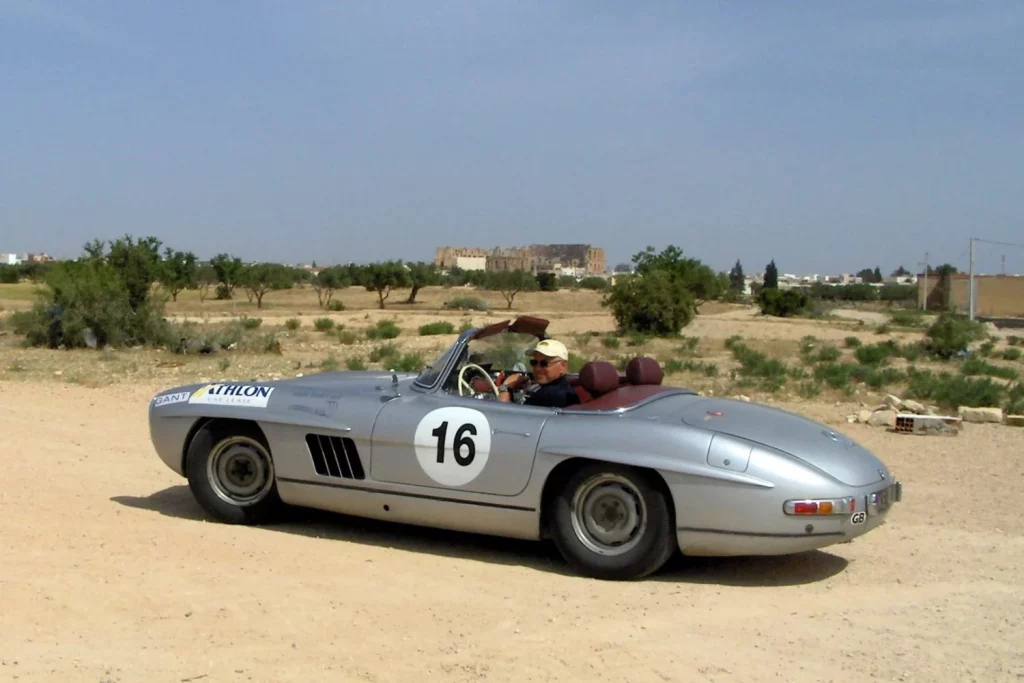 Este Mercedes 300 SL Roadster de 1963 busca nuevo propietario en subasta británica