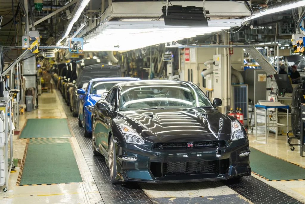 Adiós al Nissan GT-R: Tras 18 años, el último Godzilla abandona la línea de producción 5 Motor16 Adiós al Nissan GT-R: Tras 18 años, el último Godzilla abandona la línea de producción