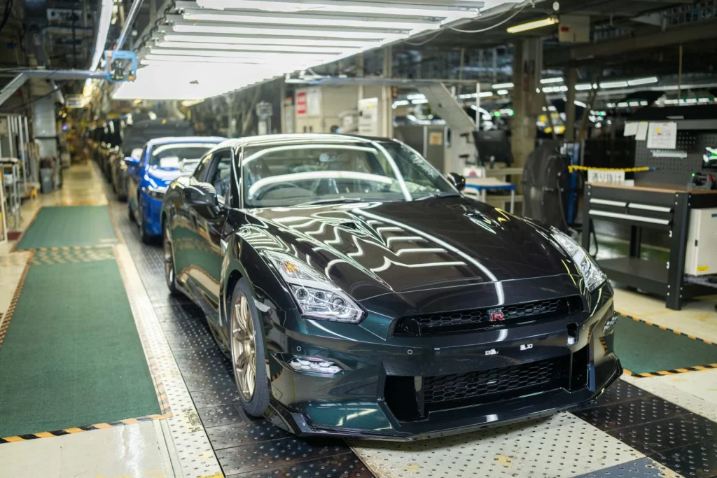 Adiós al Nissan GT-R: Tras 18 años, el último Godzilla abandona la línea de producción 4 Motor16 Adiós al Nissan GT-R: Tras 18 años, el último Godzilla abandona la línea de producción