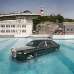 Rolls-Royce celebra 100 años del Phantom sumergiéndolo en el agua: el homenaje más inesperado de la marca británica