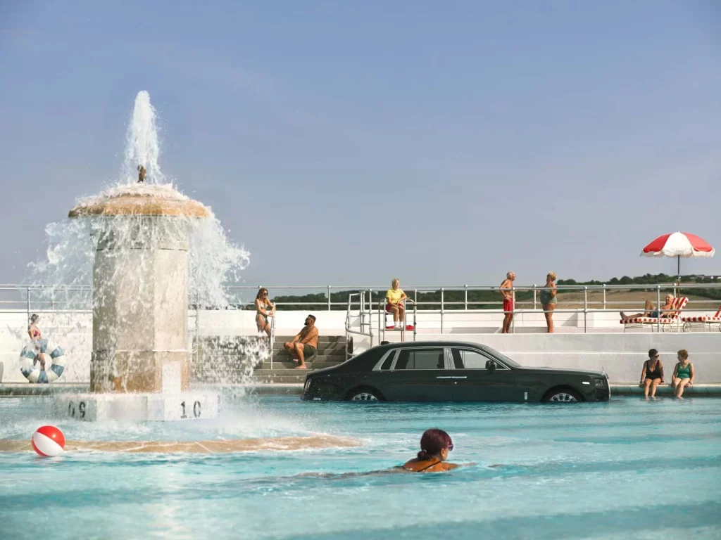 Rolls-Royce celebra 100 años del Phantom sumergiéndolo en el agua: el homenaje más inesperado de la marca británica 10 Motor16 rolls royce phantom centenario piscina8 Motor16