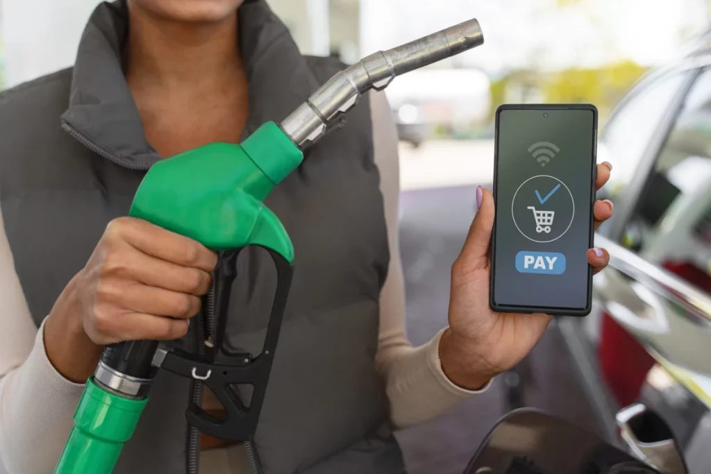 pagar en la gasolinera