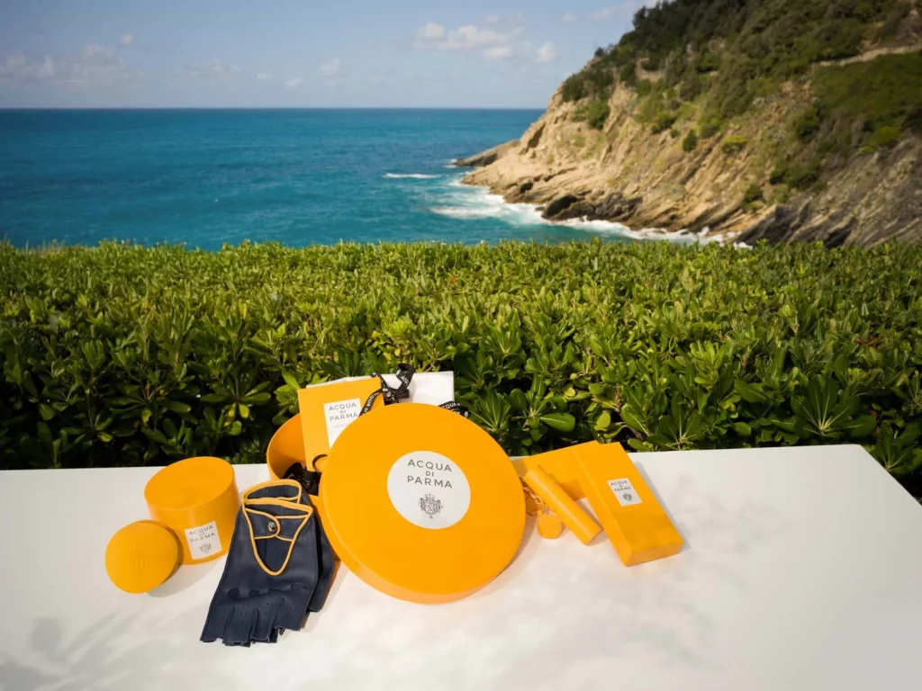 02 Maserati Acqua di Parma Art of Travel Kit Motor16