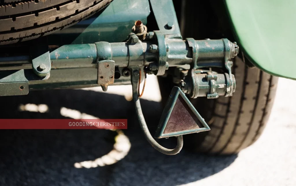 Si buscas un Bentley clásico, ésta es tu oportunidad 3 Motor16 1931 Bentley Eight Litre DHC 38 t3yynt 2 Motor16