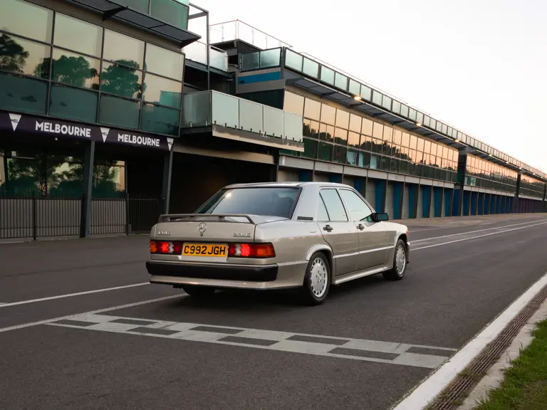 1985 Mercedes 190E 2.3 16. Ayrton Senna. Imagen trasera.