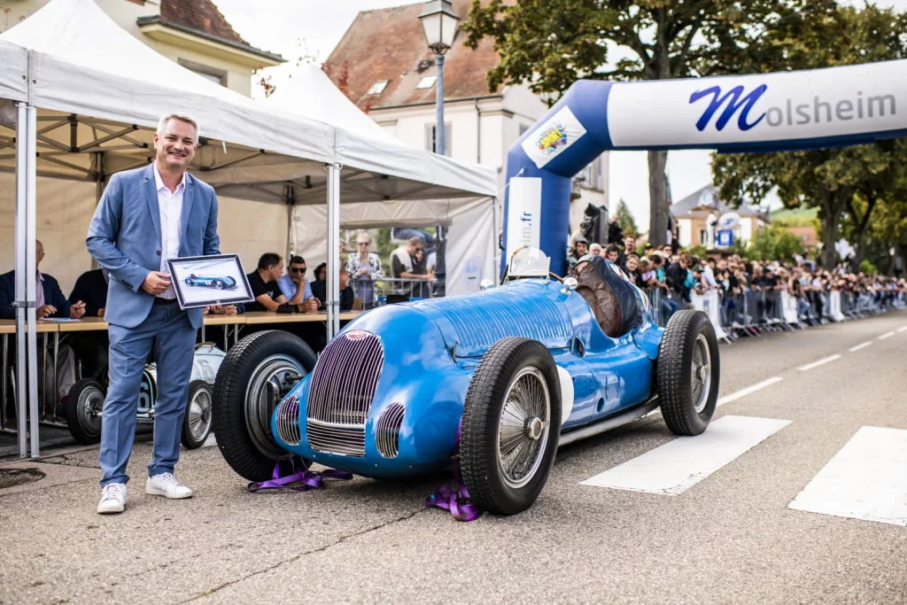 20 ANIVERSARIO BUGATTI VEYRON 25 Motor16