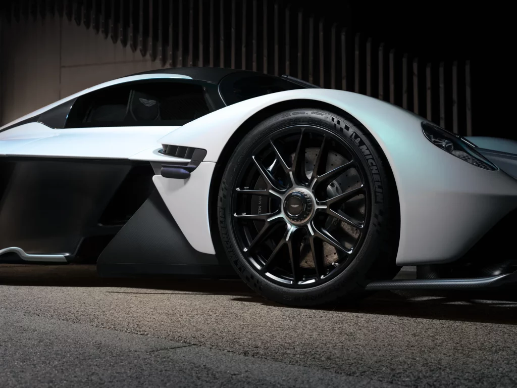 Daniel Ricciardo se gastó 162.755 en opciones para este Aston Martin Valkyrie que ahora puede ser tuyo 26 Motor16 2023 aston martin valkyrie ricciardo 17 Motor16