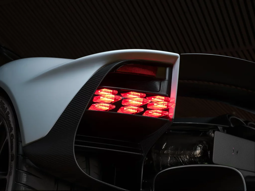 Daniel Ricciardo se gastó 162.755 en opciones para este Aston Martin Valkyrie que ahora puede ser tuyo 27 Motor16 2023 aston martin valkyrie ricciardo 18 Motor16