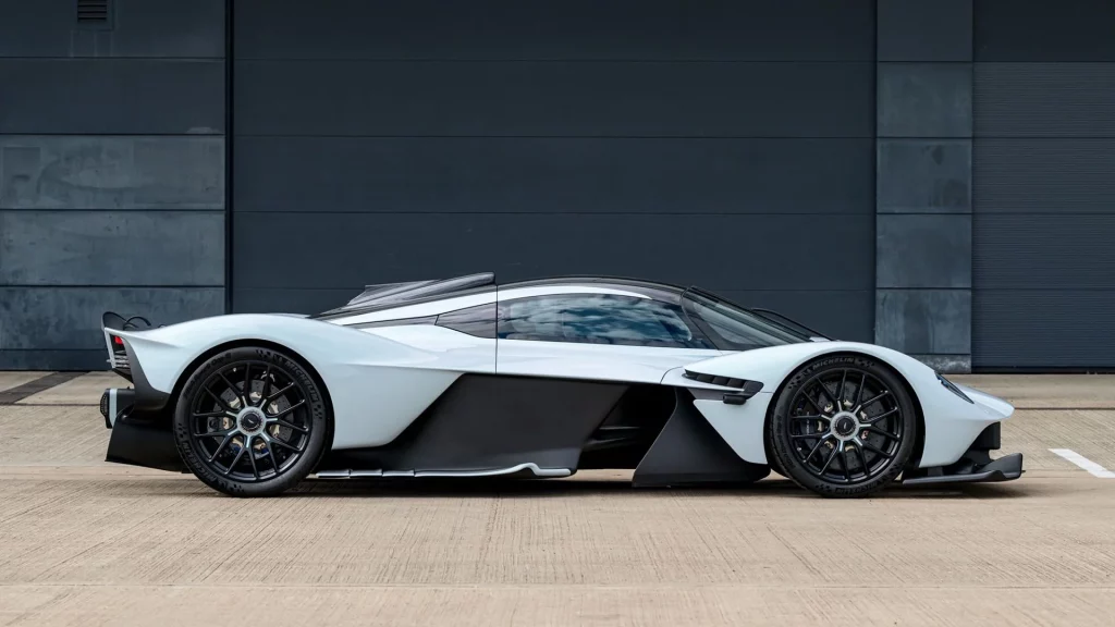 Daniel Ricciardo se gastó 162.755 en opciones para este Aston Martin Valkyrie que ahora puede ser tuyo 22 Motor16 2023 aston martin valkyrie ricciardo 2 Motor16