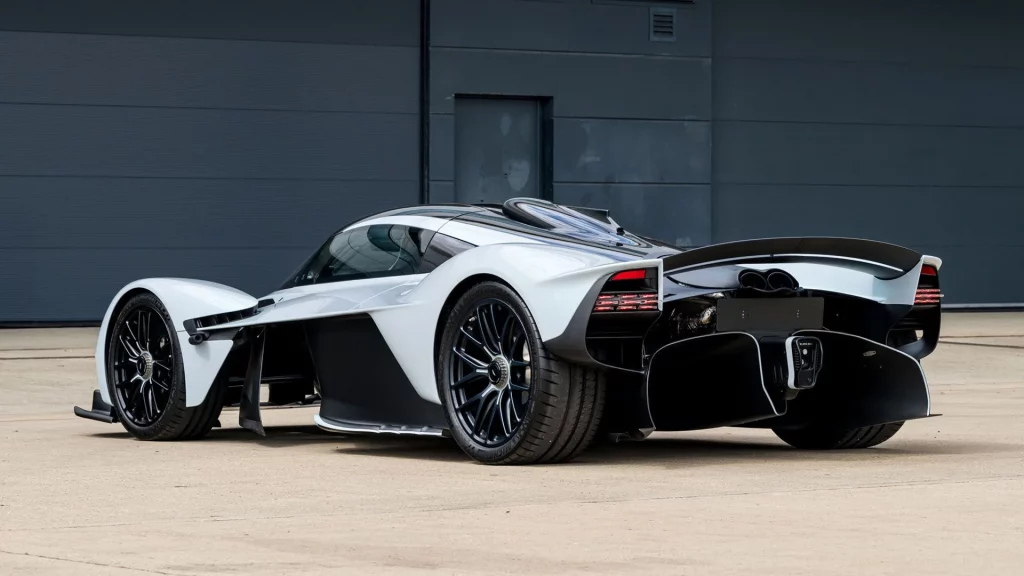 Daniel Ricciardo se gastó 162.755 en opciones para este Aston Martin Valkyrie que ahora puede ser tuyo 23 Motor16 2023 aston martin valkyrie ricciardo 26 Motor16