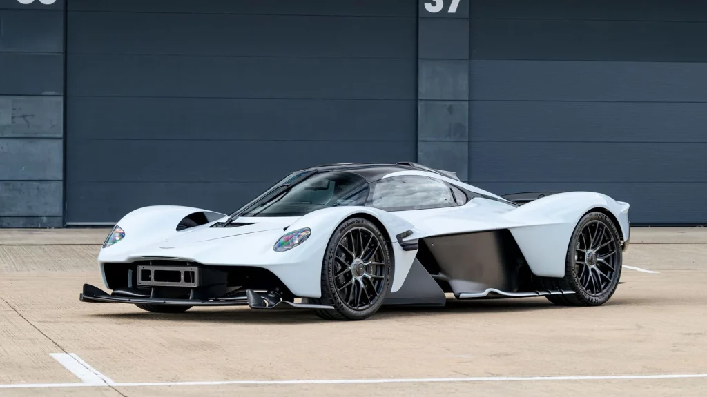 Daniel Ricciardo se gastó 162.755 en opciones para este Aston Martin Valkyrie que ahora puede ser tuyo 16 Motor16 2023 aston martin valkyrie ricciardo 49 Motor16