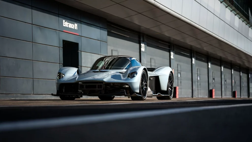 Daniel Ricciardo se gastó 162.755 en opciones para este Aston Martin Valkyrie que ahora puede ser tuyo 4 Motor16 2023 aston martin valkyrie ricciardo 7 Motor16