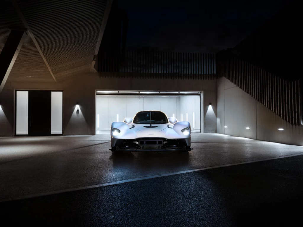 Daniel Ricciardo se gastó 162.755 en opciones para este Aston Martin Valkyrie que ahora puede ser tuyo 6 Motor16 2023 aston martin valkyrie ricciardo 9 Motor16
