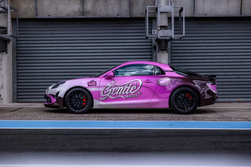 Alpine se inspira en los eSports para crear la decoración de este sorprendente A110 16 Motor16 2025 Alpine A110 GTS X Gentle Mates 14 Motor16