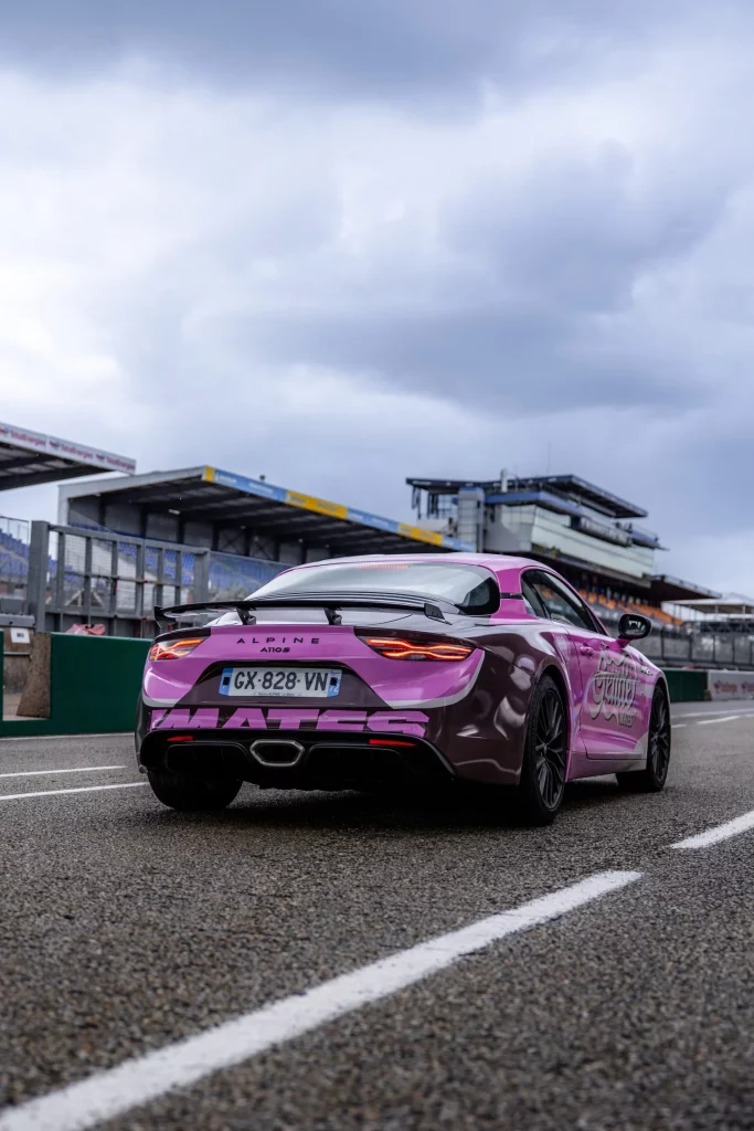 Alpine se inspira en los eSports para crear la decoración de este sorprendente A110 18 Motor16 2025 Alpine A110 GTS X Gentle Mates 18 Motor16
