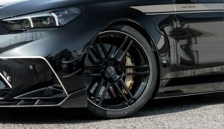 2025 BMW M5 Manhart MH5 900E. Imagen llanta.