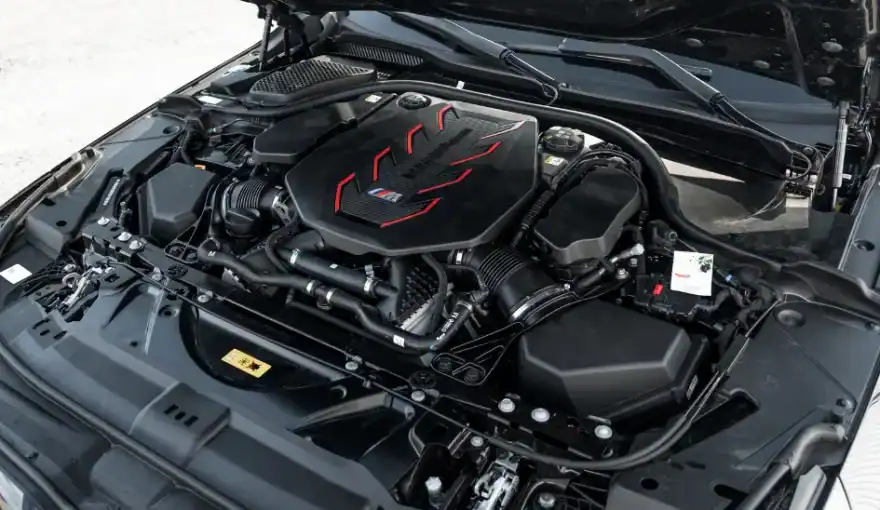 2025 BMW M5 Manhart MH5 900E. Imagen motor.
